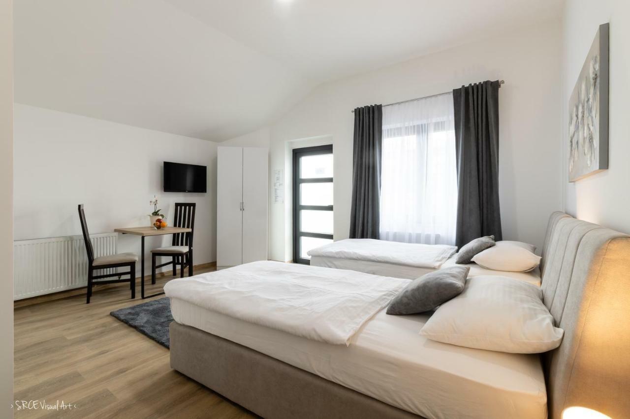 Apartmani Gundulic Osijek Exterior photo